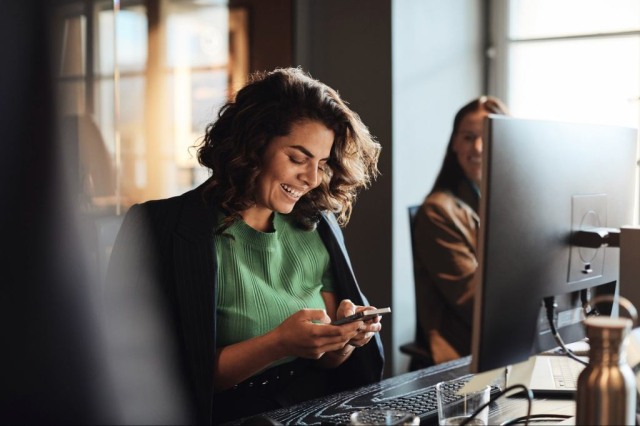 Ever feel like there's no time to form healthier or more productive habits? The key is to weave practices like prioritization and gratitude into everyday routines—like your commute or brushing your teeth. See what habit stack combination works for you: bit.ly/46MXrKr