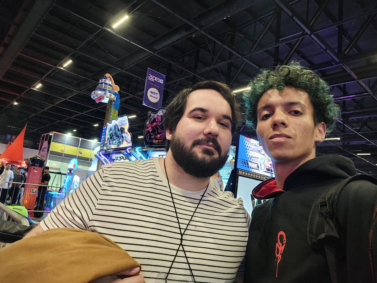 <a href="/ZeRenacho/">Zé 🎮 Tiktok.com/@zerenacho</a> aiin pq eu sempre quis tirar foto com o ZeRenacho, SERA? SERA QUE QUERIA MESMO?? kkkkkkk uma honra conhecer e tirar uma foto com você 
#BGS2025