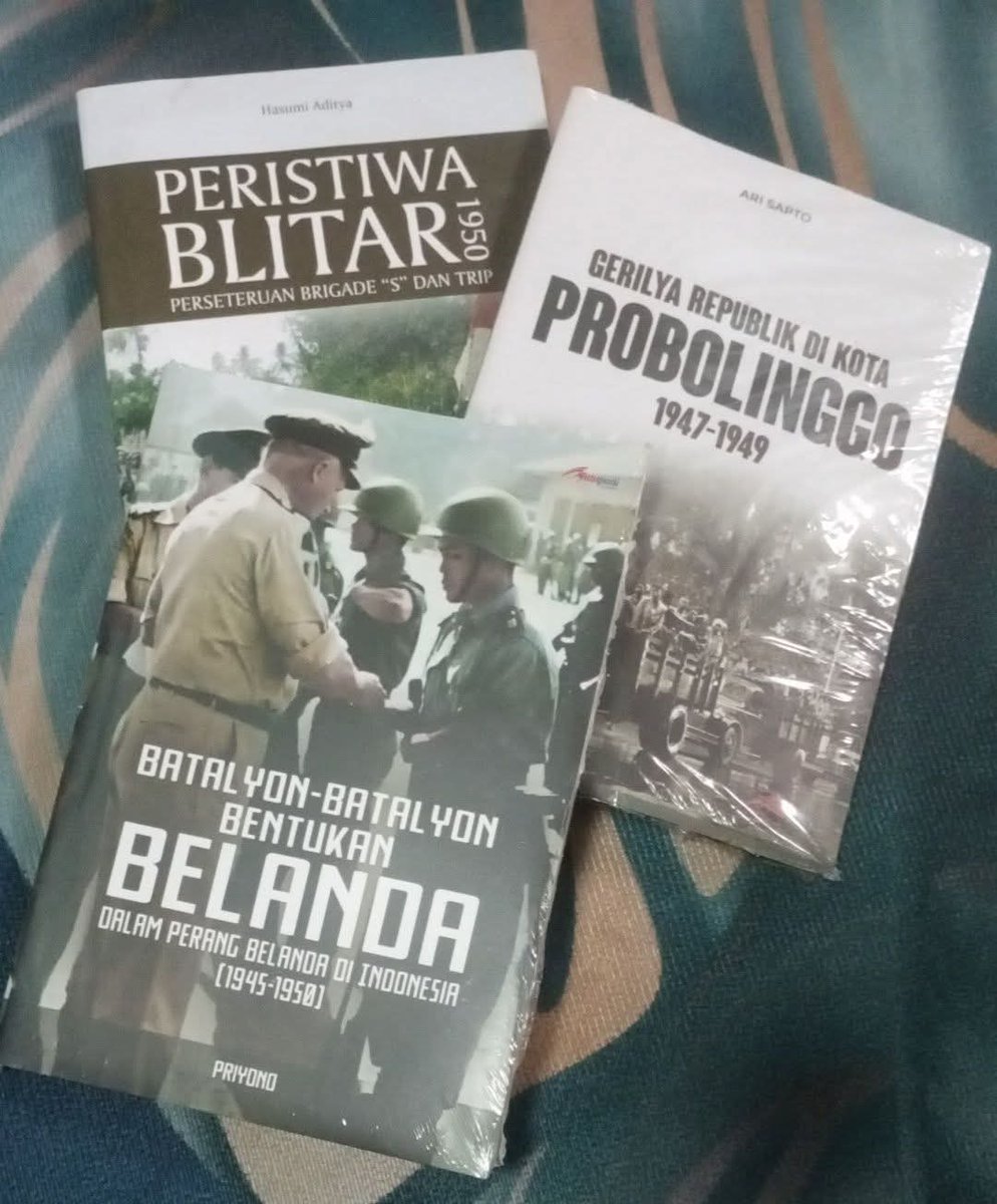 Satu Paket Rp 200.000
Dapat buku kondisi baru segelan
Minat WA saja ke  0888-2542-292 
Stok terbatas