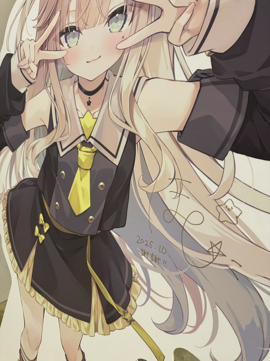 poshi_u3's tweet image. 今日は個展の会場に行って色紙を飾ってもらったりサインを入れたりしました🥳
会場ゆったりしててBGMも流れてて素敵だった！明日のサイン会来てくれる方もよろしくね🙋‍♀️✨
