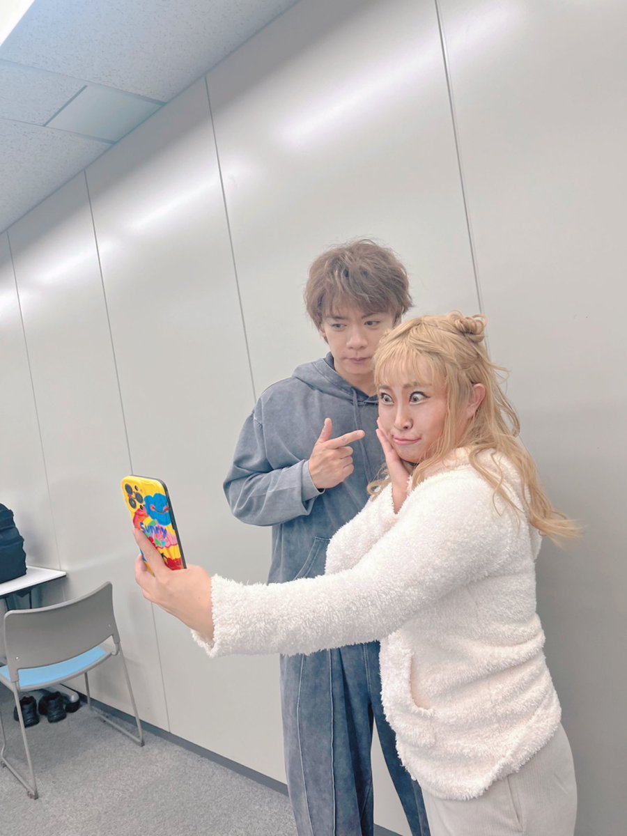 Kintalo_'s tweet image. #お笑いの日
東西コラボ
野田クリスタルさんと
貴重なコラボさせていただきました
野田さんの長年愛してやまない推しの
辻希美さんへの想いを断ち切るコントにて
重要な役目
辻希美様役を初やらせていただきました🙇🏻‍♀️
野田さんとコント出来て嬉しすぎました
天才の偉業を垣間見ました…
