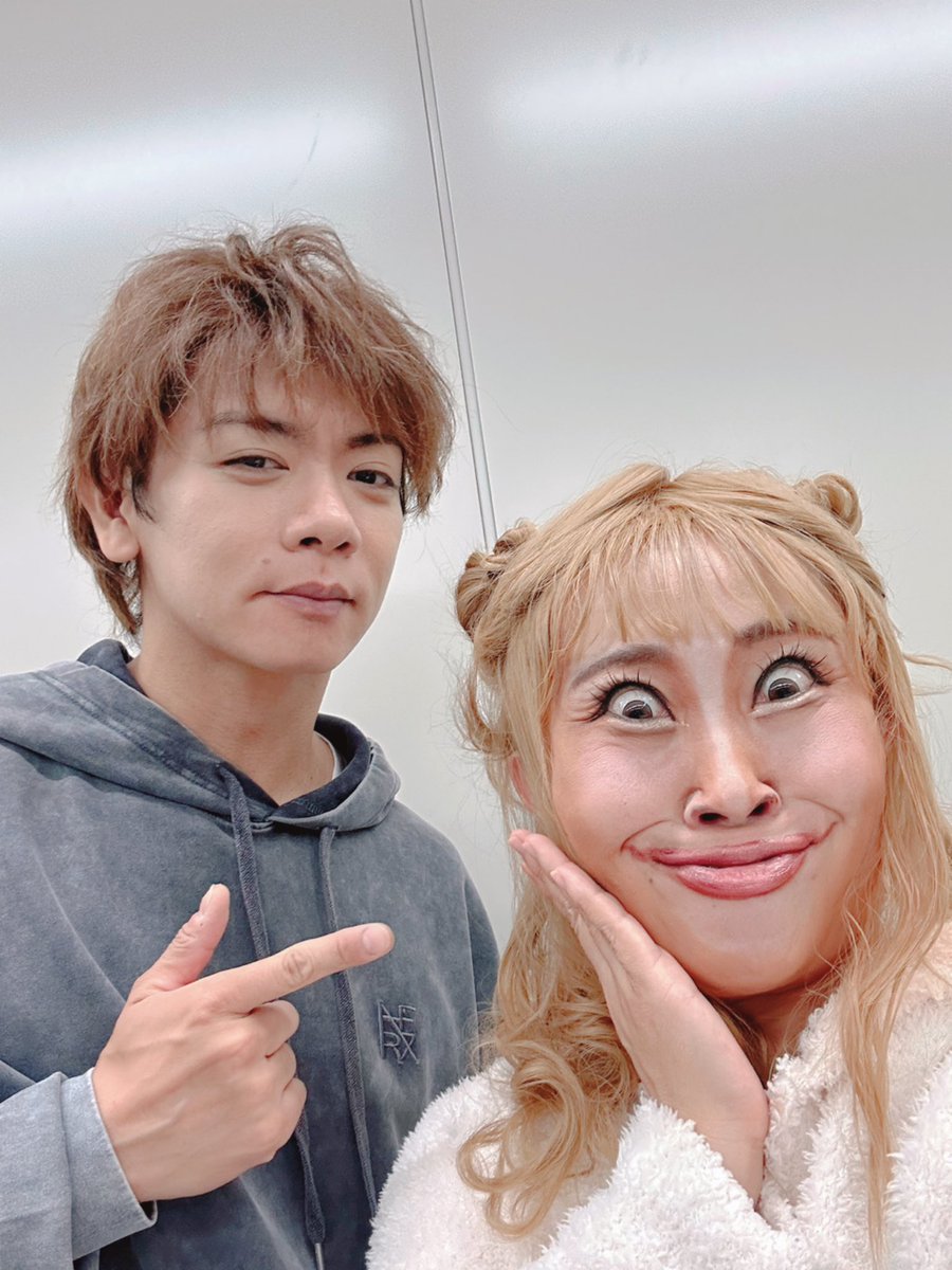 Kintalo_'s tweet image. #お笑いの日
東西コラボ
野田クリスタルさんと
貴重なコラボさせていただきました
野田さんの長年愛してやまない推しの
辻希美さんへの想いを断ち切るコントにて
重要な役目
辻希美様役を初やらせていただきました🙇🏻‍♀️
野田さんとコント出来て嬉しすぎました
天才の偉業を垣間見ました…