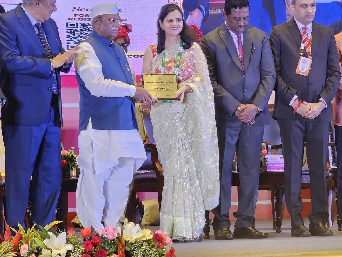 सुदीप प्रकाश (Sudeep Prakash) (@sudeepprakash1) on Twitter photo Prof <a href="/priti899/">Dr Priti MD,FASN🇮🇳 (प्रिति)</a> receives award from Honourable Governor pf Rajasthan #ISOT2025 . Congrats! Prof <a href="/priti899/">Dr Priti MD,FASN🇮🇳 (प्रिति)</a> receives award from Honourable Governor pf Rajasthan #ISOT2025 . Congrats!
