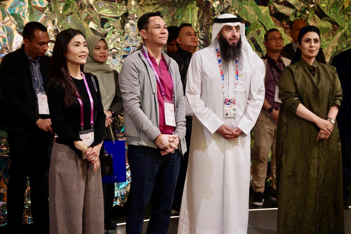 KuwaitExpo2025's tweet photo. قام نائب ولي عهد ولاية قدح – ما��يزيا صاحب السمو الملكي تونكو ماهكوتا قدح وحرمه بزيارة جناح دولة الكويت في إكسبو 2025 أوساكا.

كما زار نائب رئيس وزراء دوقية لوكسمبورغ الكبرى كزافيه بيتيل الجناح .

وكان في استقبالهما سعادة المفوض العام لدولة الكويت سالم الوطيان.

#Osaka_2025
#Kuwait_Pavilion
#Visionary_Lighthouse
#Japan_Expo_2025
#Expo2025