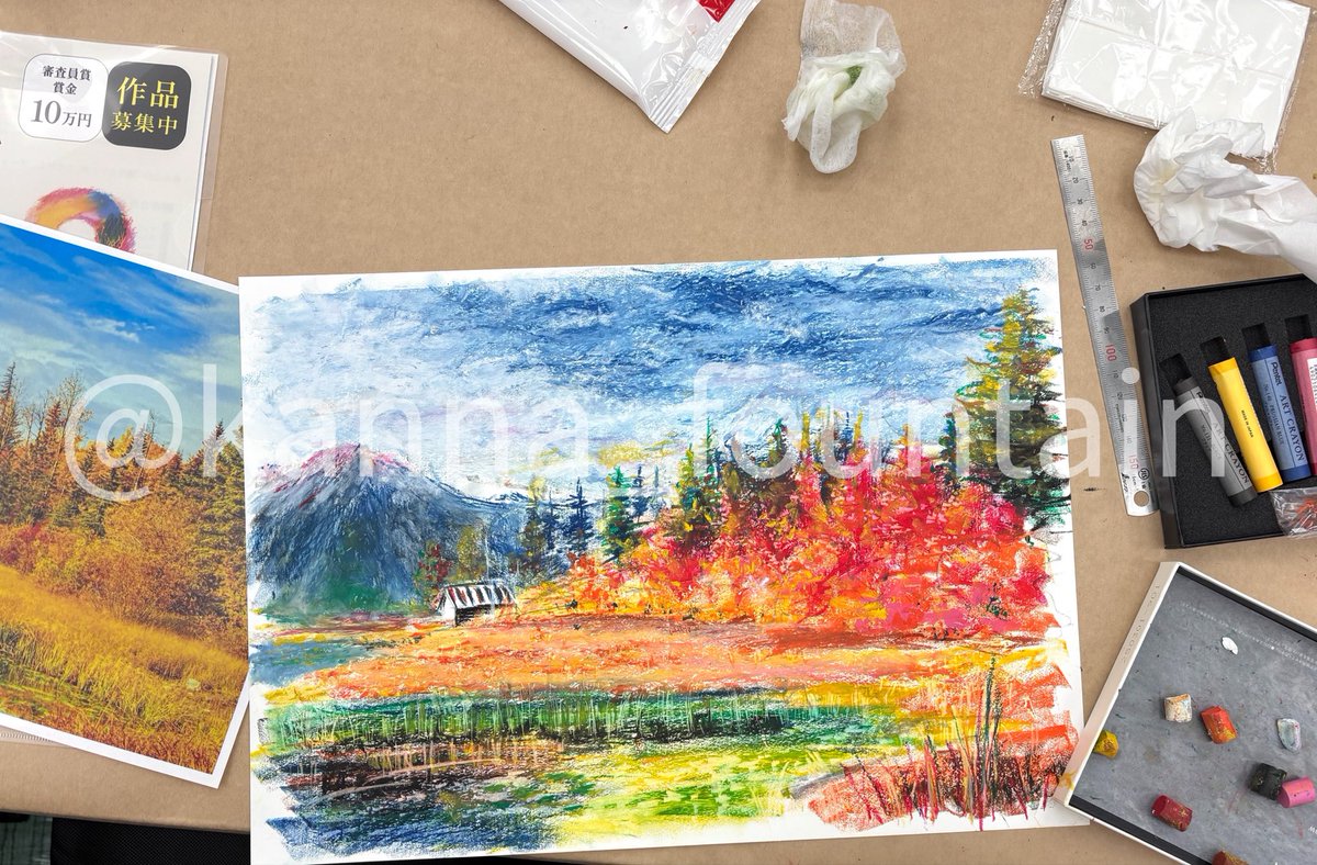kanna_fountain's tweet image. （続き）
毎回見本の写真を見て「描きあがるのか💧」と思うのですが、先生の「うまく描こうとしない・細かく描きこまない」という方針と的確な指導（時に画面に直接描き込む）のおかげで描きあがるのでした。
右の写真で先生に黒を足されているのが分かるかと😅
（続く）

#アートクレヨン
#ぺんてる