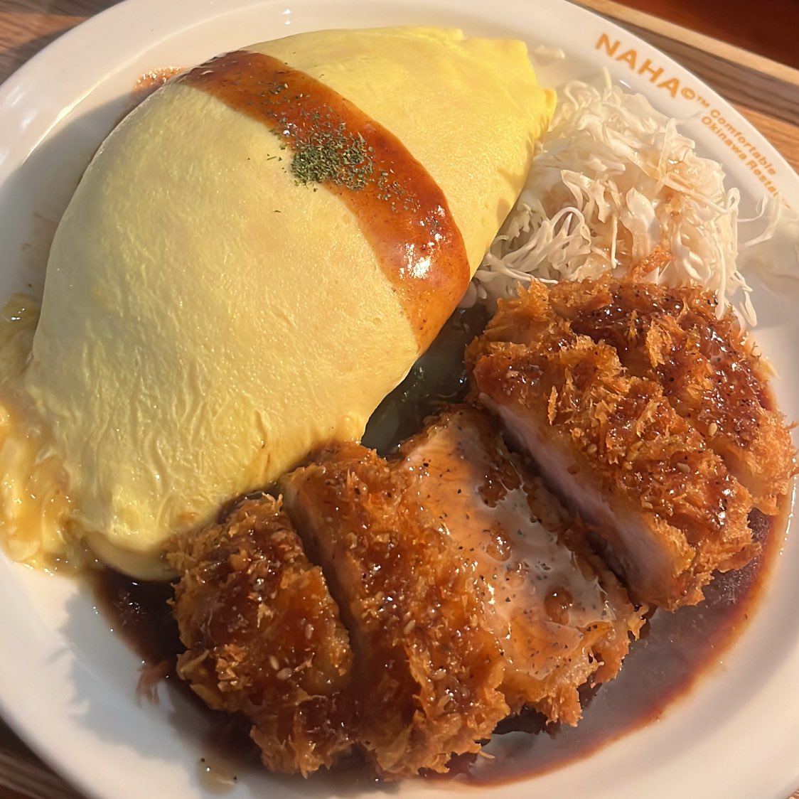 Ssonik_yum's tweet image. 망원 카페나하
오무라이스 강추!! 부들부들한 달걀에 불향나는 볶음밥 조화가 조앗음 돈카츠는 촉촉 두툼