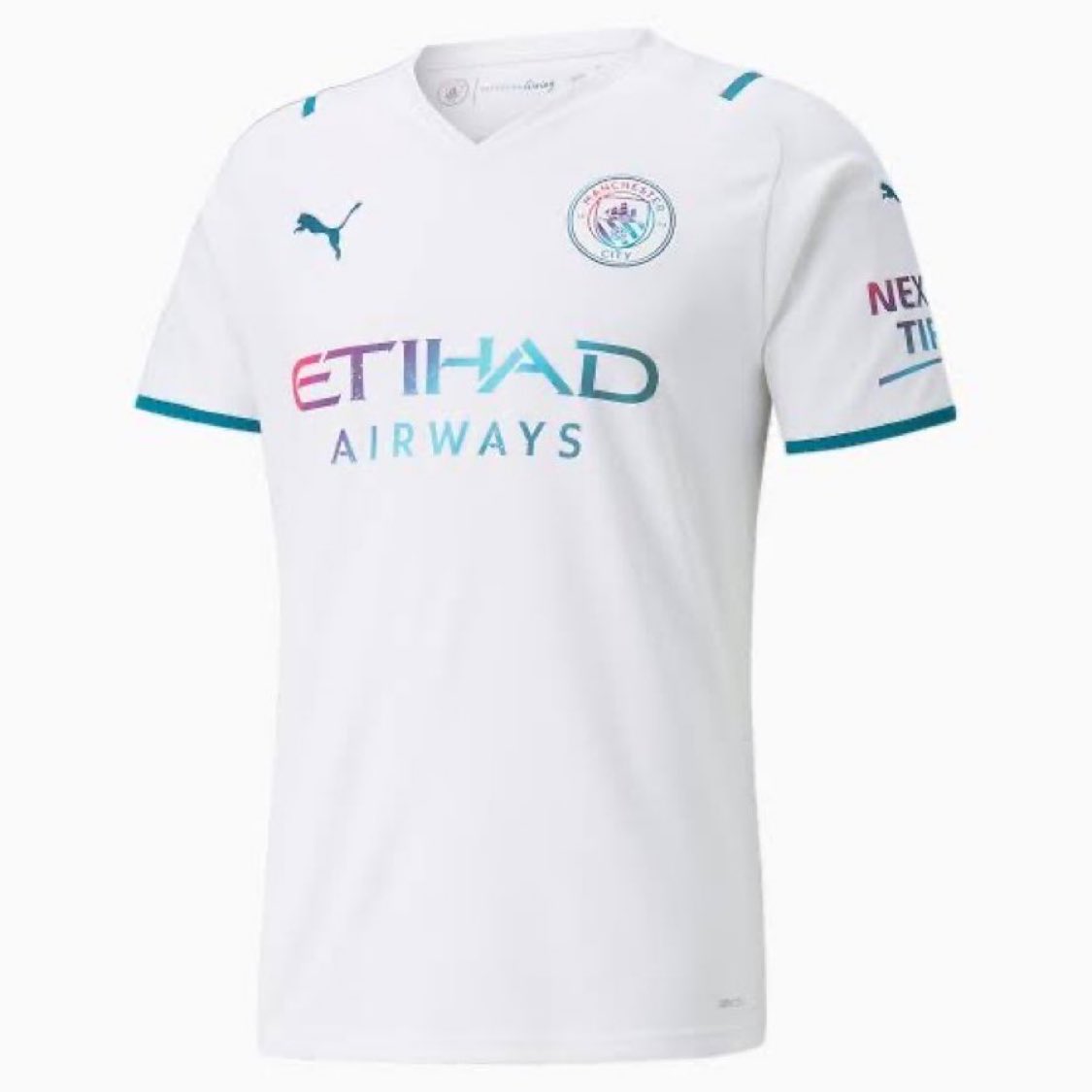 Which Manchester City player comes to mind when you see this kit? 🤔