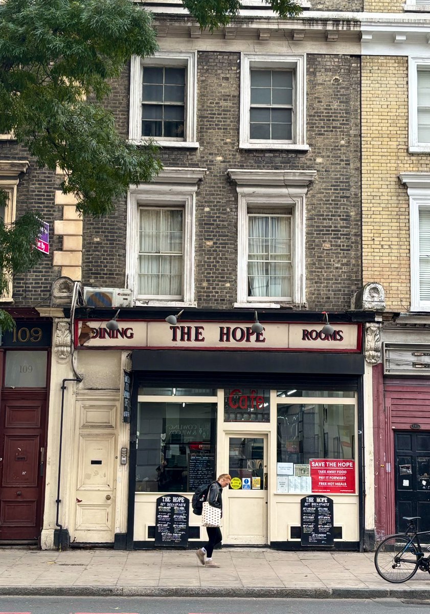 LondonPubMap's tweet photo. The Hope Cafe on Holloway Road, N1. A proper old-school London caff. Breakfast was good — the bacon could’ve done with a bit longer on the grill. The mushrooms were definitely the star of the show. £12 with tea and toast.
#breakfast #HopeCafe #cafe https://t.co/tG9EoYq0lu