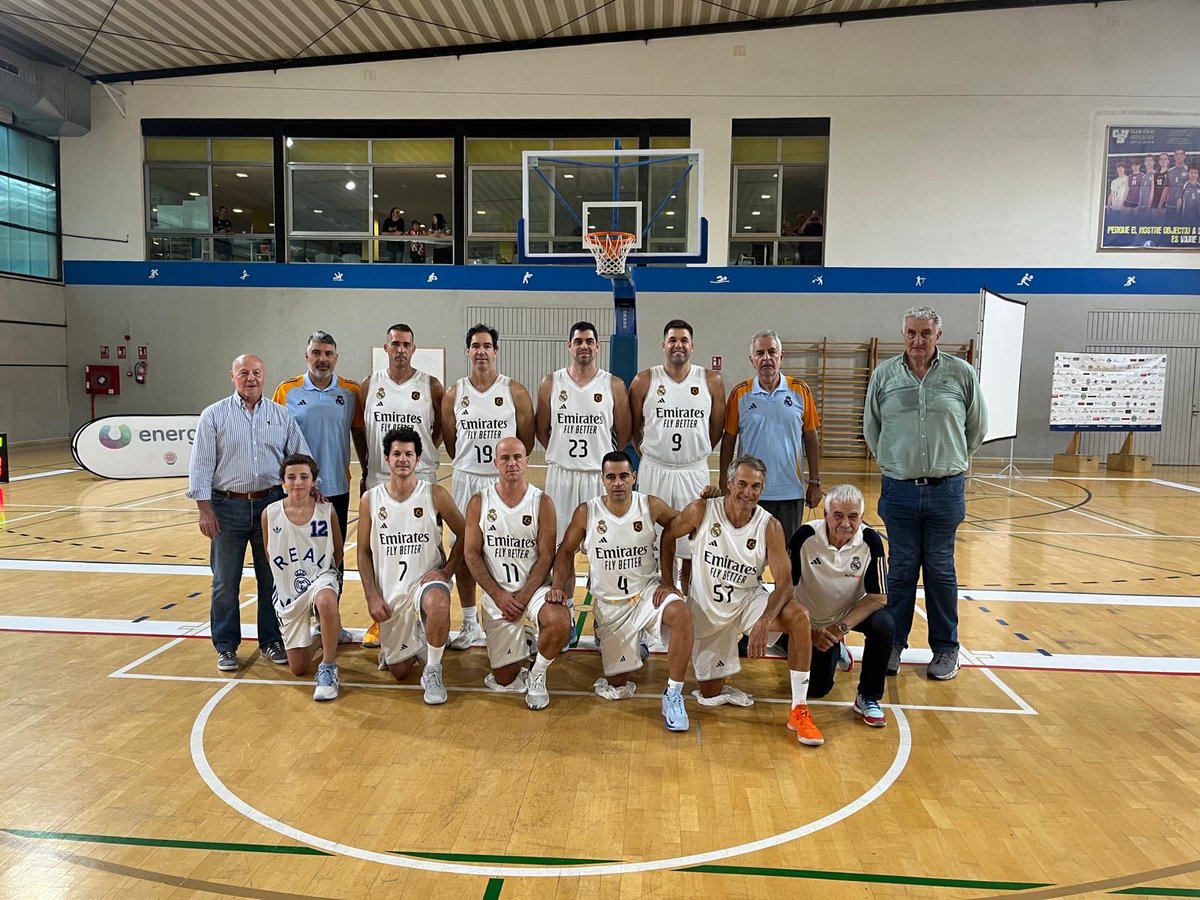 Partido homenaje a Rafa Rullan de las <a href="/LeyendasRMB/">Leyendas Blancas</a> recordando a uno de los mejores jugadores de la historia de la sección <a href="/RMBaloncesto/">Real Madrid Basket</a>
