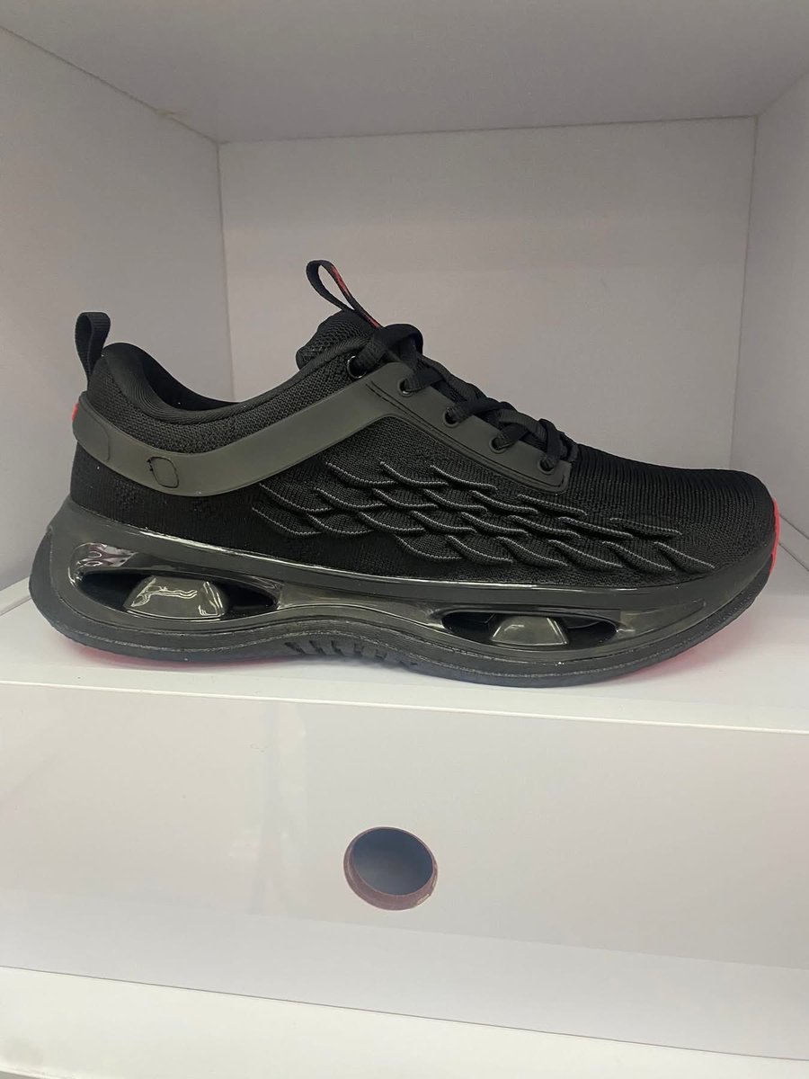 Am_Blujay's tweet image. While they're flying high, we're running the game 🏃‍♂️💨 #TakingOver #NoLimits" 
#Ifelom has arrived and proudly 🇿🇦 Check Your Sneaker at ifelom.co.za 

Stand a chance of winning @ifelom2025 sneaker by following them  x.com/messages/media…