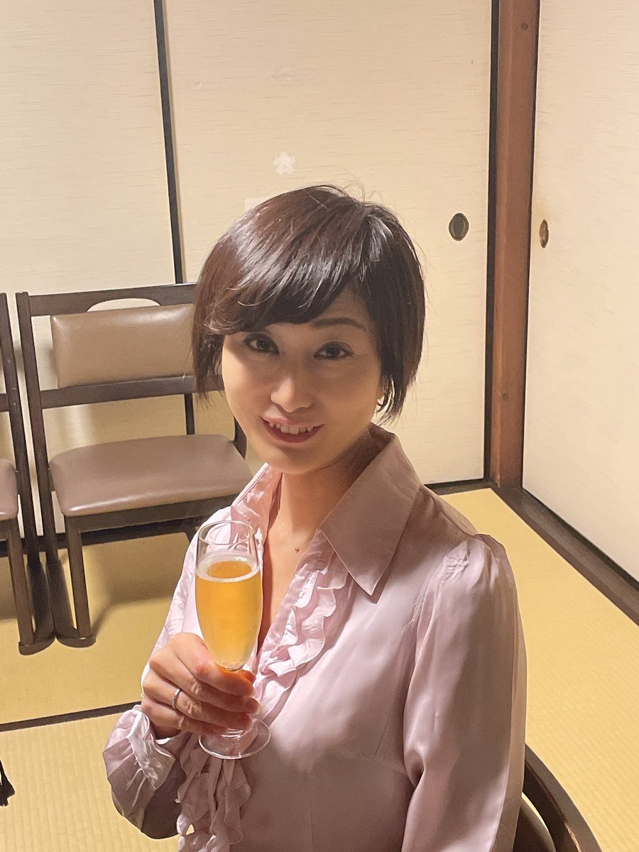 starnesu777's tweet photo. 本日、結婚13周年を無事に迎えることができました💐

この13年間、迷惑ばかりかけてきましたが…😅
それでもこうして捨てられず（笑）、
いつも支えてくれている奥さんに本当に感謝です☺️

言葉では伝えきれませんが、
どんな時も味方でいてくれる存在がいること。
それが何よりの幸せだと感じます❣️

#嫁に感謝　#恐妻家