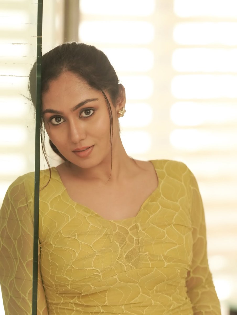 Lovely_Queens1's tweet photo. #SreethuKrishnan https://t.co/MpeONfVe6J