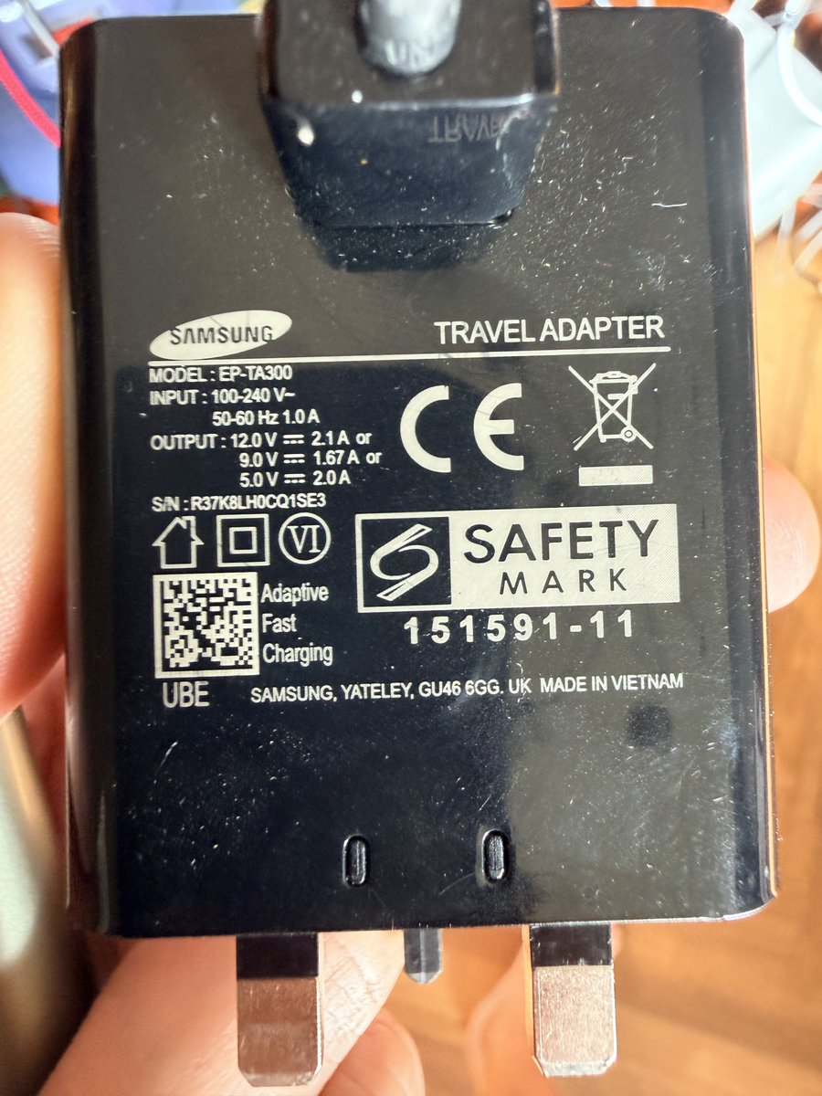 RoddyQC's tweet image. What wattage will this supply?