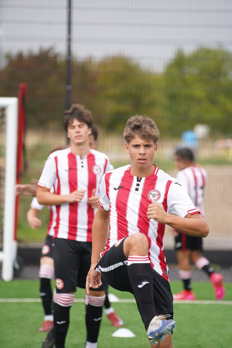 Brentford FC CST tweet media