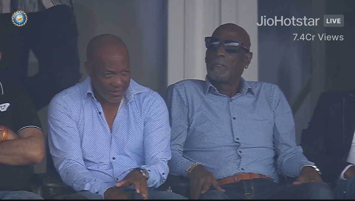 MidnightMusinng's tweet image. Brian Lara and Viv Richards watching this West Indies batting and thinking
“We two can still do a better job”
#INDvWI #INDvsWI