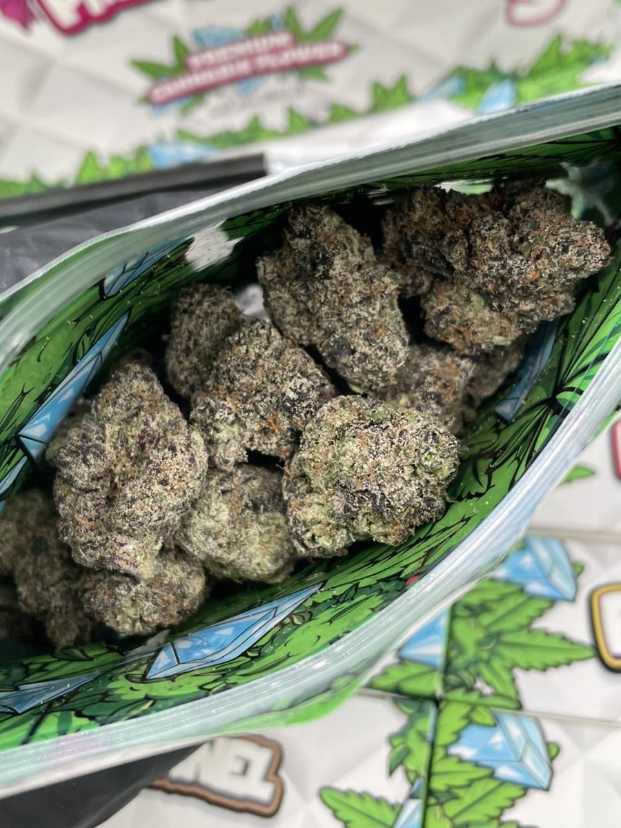 quantiowor523's tweet image. Introducing Pillows by Snooze 💤 Diamond Edition 💎 — 32 strains of premium indoor flower in one bomb variety pack! 🌿
Grab yours now 👉 boxboyz420.com

#PillowsBySnooze #DiamondEdition #IndoorFlower #VarietyPack #BoxBoyz420 #CannabisCommunit