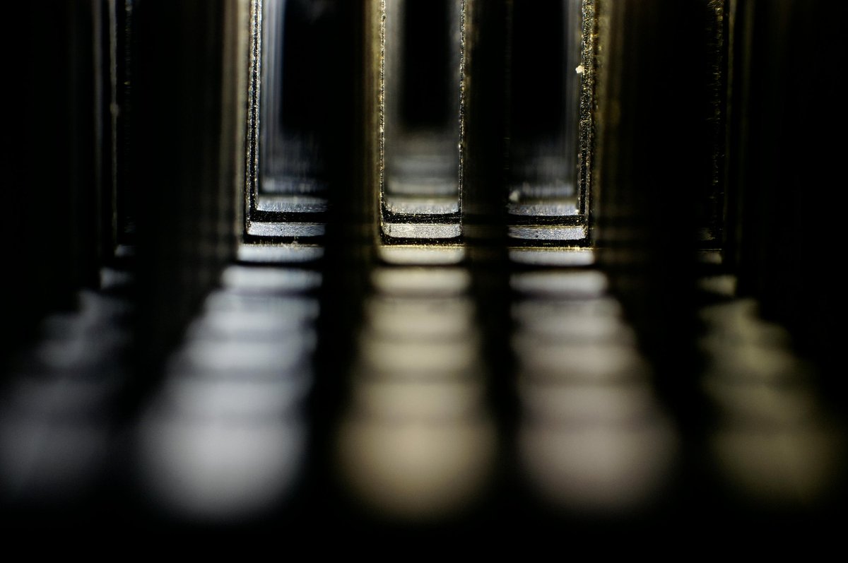 Day shot.. The vision perspective of an ant 🐜
"Black anodized heatsink with illumination from the top"
Looks like a portal 😄
Enjoy.