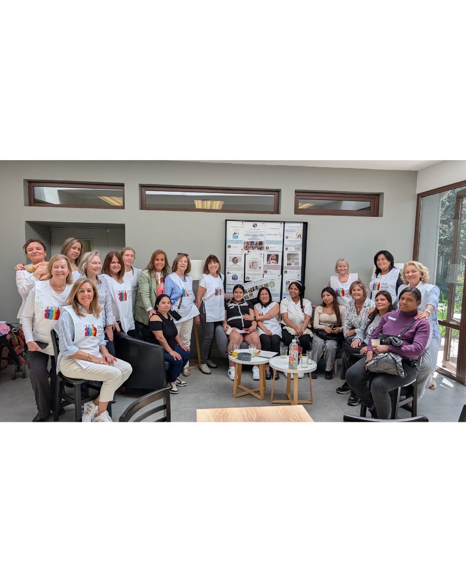 💕CAMPAÑA DE AJUARES 2025 UNA CADENA DE AMOR 
Centro Misión Sección Señoras La Dehesa junto a la Parroquia María Madre Misericordia +Abriga La Esperanza yTejedoras nos donaron 204 AJUARES para mamás del Programa de Acompañamiento a Mujeres con Embarazos Vulnerables
#NoEstasSola