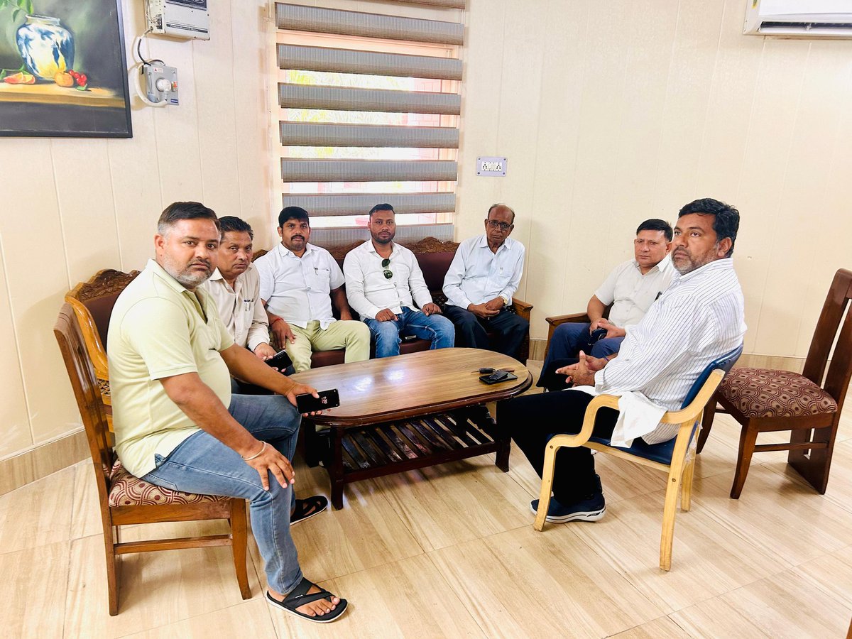 *बढ़ता हुआ कारवा*आजाद समाज पार्टी कांशीराम जनपद मेरठ*दिनांक 11/10/25 को ग्राम राधना  वार्ड नंबर 30 भाई आज़ाद जब्बार ने जिला अध्यक्ष ऐड चरण सिंह एवं पार्टी के प्रदेश सचिव डॉ ओम प्रकाश जी ,प्रदेश सचिव एवं मेरठ मंडल प्रभारी डॉअमित गुर्जर जी  तमाम पार्टी के लोग उपस्थित रहे
