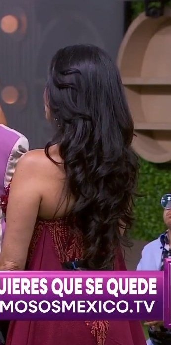 Amanya2001's tweet photo. Hair supremacy ✨️ 
Bendito el cabello de la Polanco 💕 https://t.co/ilzo3WEI3i