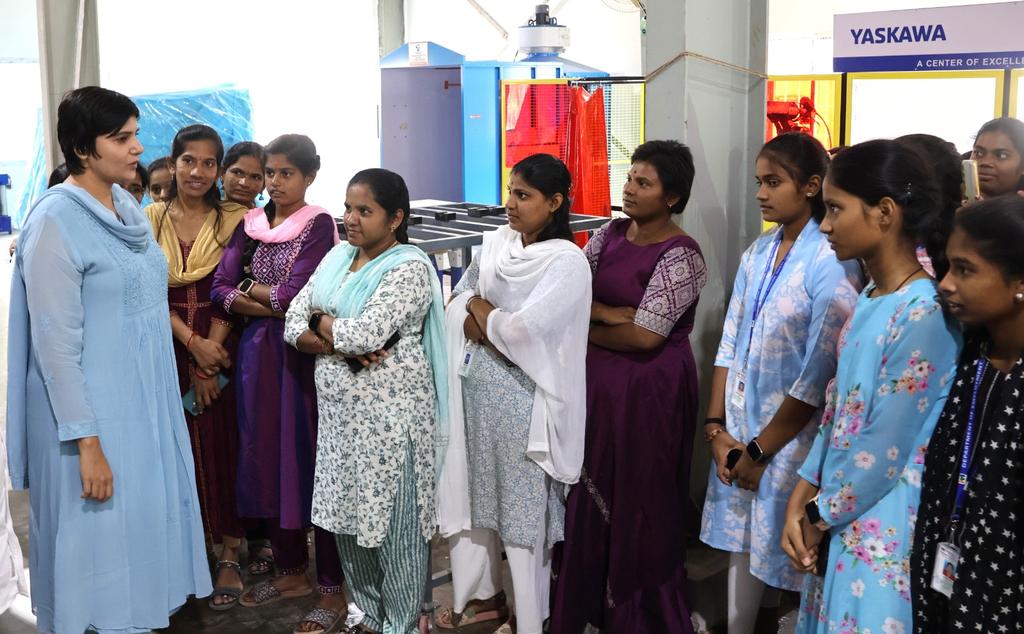 Collector_HYD's tweet image. 🚀 💡 Shaping Tomorrow’s Technicians!
District Collector  visited Mushirabad ATC, inspected labs &amp;amp; classrooms. Students to gain advanced vocational skills in 6 trades including Robotics, Digital Manufacturing &amp;amp; Mechanical-Electrical Vehicles. #SkillDevelopment #ATC

@TelanganaCMO…
