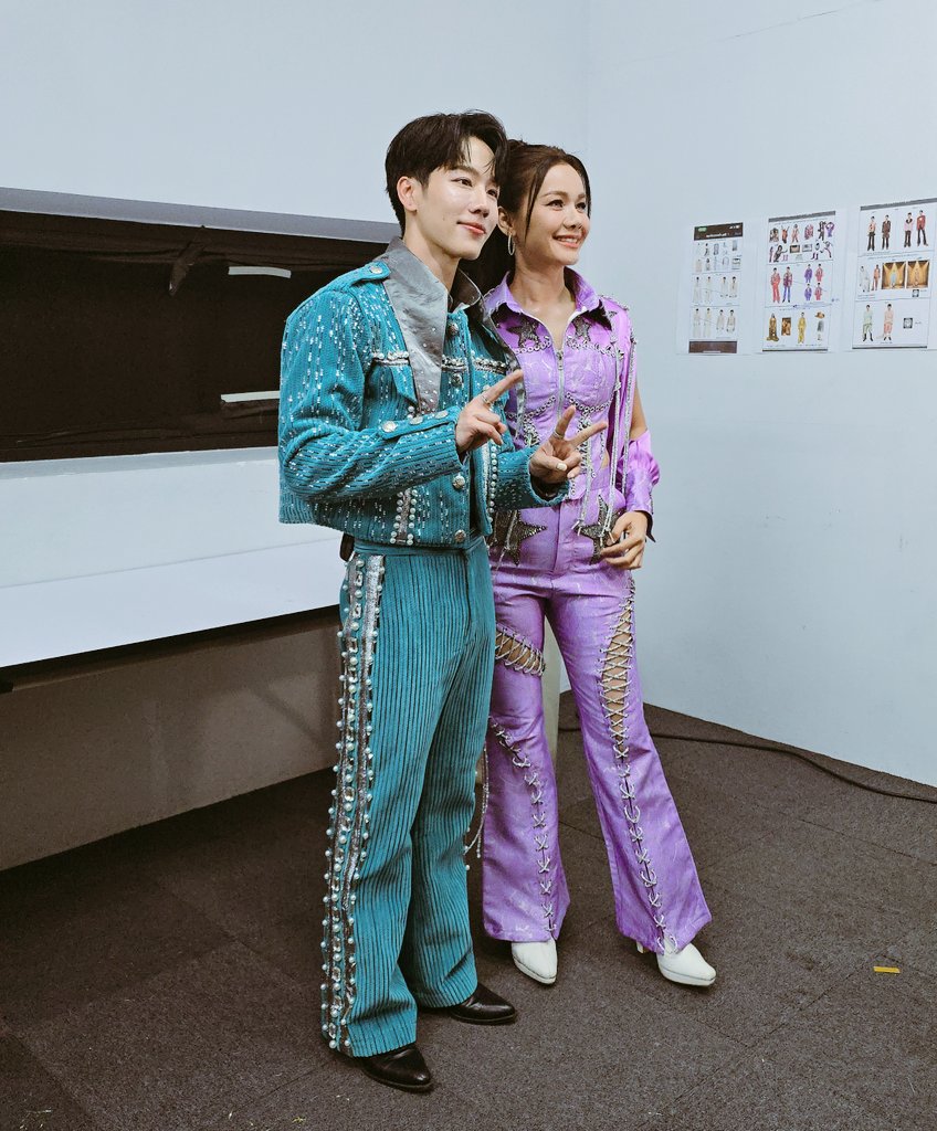 jeabkistaporn's tweet photo. ใช้ # นี้กันเด้อจ้า 😘 #ดอกนีออนรอรักxดอกหญ้าในป่าปูน 
#ดอกนีออนรอรักมื้อแรก 
#ต่ายอรทัย
#warwanarat https://t.co/3cFVBAowwl