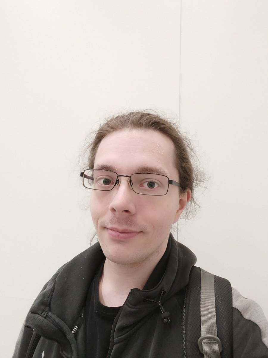 BakaVonRex's tweet image. Bin auf der Polaris und habe welche dabei falls jemand eine möchte, quatscht mich ruhig an
Außerdem:
Irl vs VTuber!
#GERVtuber #PolarisCon