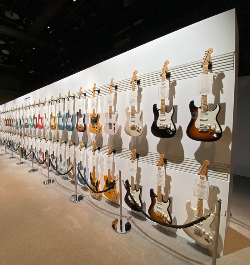 rockhouse_ikebe's tweet image. 本日から開催されております #FenderExperience2025 に先立ち行われました『Custom Shop Show』に参加してまいりました♪
このショーの為に特別に製作された極上品がずらりと並ぶ光景は圧巻‼️
その様子を少しご紹介します📷
ゲットした製品も幾つかありますので入荷をお楽しみに🎸#フェンダー #イケベ