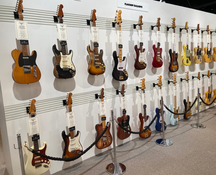 rockhouse_ikebe's tweet image. 本日から開催されております #FenderExperience2025 に先立ち行われました『Custom Shop Show』に参加してまいりました♪
このショーの為に特別に製作された極上品がずらりと並ぶ光景は圧巻‼️
その様子を少しご紹介します📷
ゲットした製品も幾つかありますので入荷をお楽しみに🎸#フェンダー #イケベ