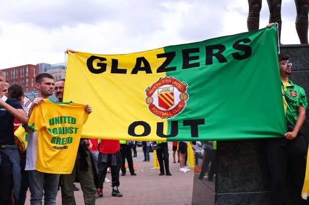 🚨👀 | BREAKING:

The Glazers are considering selling Man Utd before 2027 to maximize returns!

Potential buyers include Qatar's Sheikh Jassim, UAE consortia, Saudi interests despite denials, and private equity firms. 

[<a href="/TheAthleticFC/">The Athletic | Football</a>]

#GlazersOut