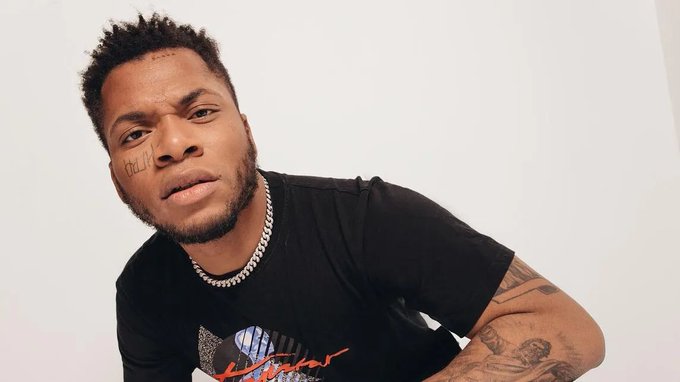 Как узнать, что у Жака Энтони недавно был секс?  

Его глаза всё ещё красные от перцового баллончика