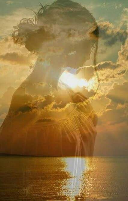 her hands
gathered roses
her heart
gathered blessings
her time
spent with God
she breathed
pure gratitude
dawn held
fresh dew
upon her flesh
breeze of autumn kissed
her hair away from her aging face
she held every breath of life
like a mother
holds her newborn child
#amwriting