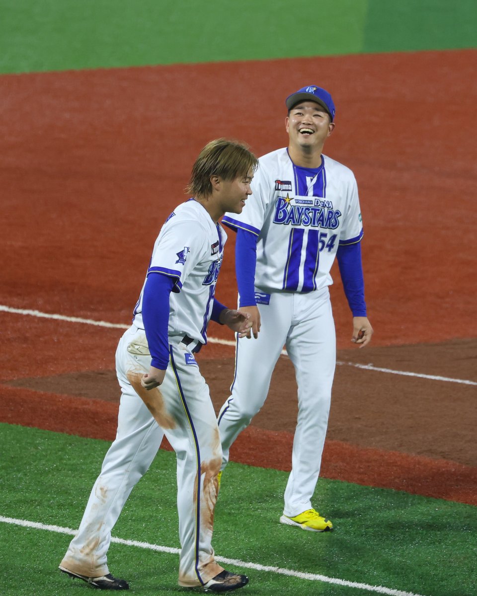 future_bays's tweet image. 2025.10.11 CS1st  ハマスタ

同期×同い年の2人でずーっとニコニコボール投げ回ってた👦🏼👦🏻

#石上泰輝
#石田裕太郎