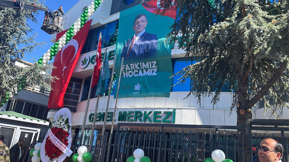 Yeni Genel Merkezimizin açılış törenindeyiz. Rabbim ülkemiz adına hayırlı hizmetler yapmayı nasip eylesin.
#FarkımızHocamız.