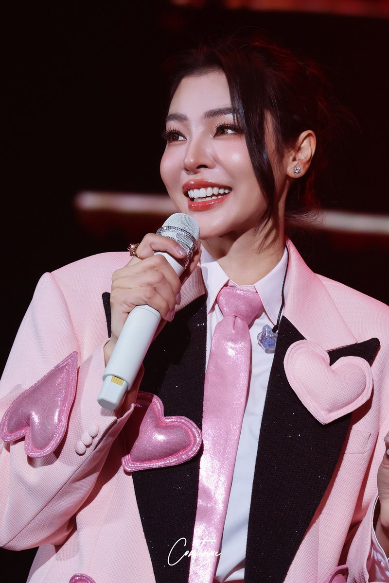 Khun Lor😂

HAPPY BIRTHDAY PERAYA
#FayeGENTLEbadGIRL
#FayePeraya
#ฝ้ายพีรญา
<a href="/malisorn00/">Faye Malisorn</a>