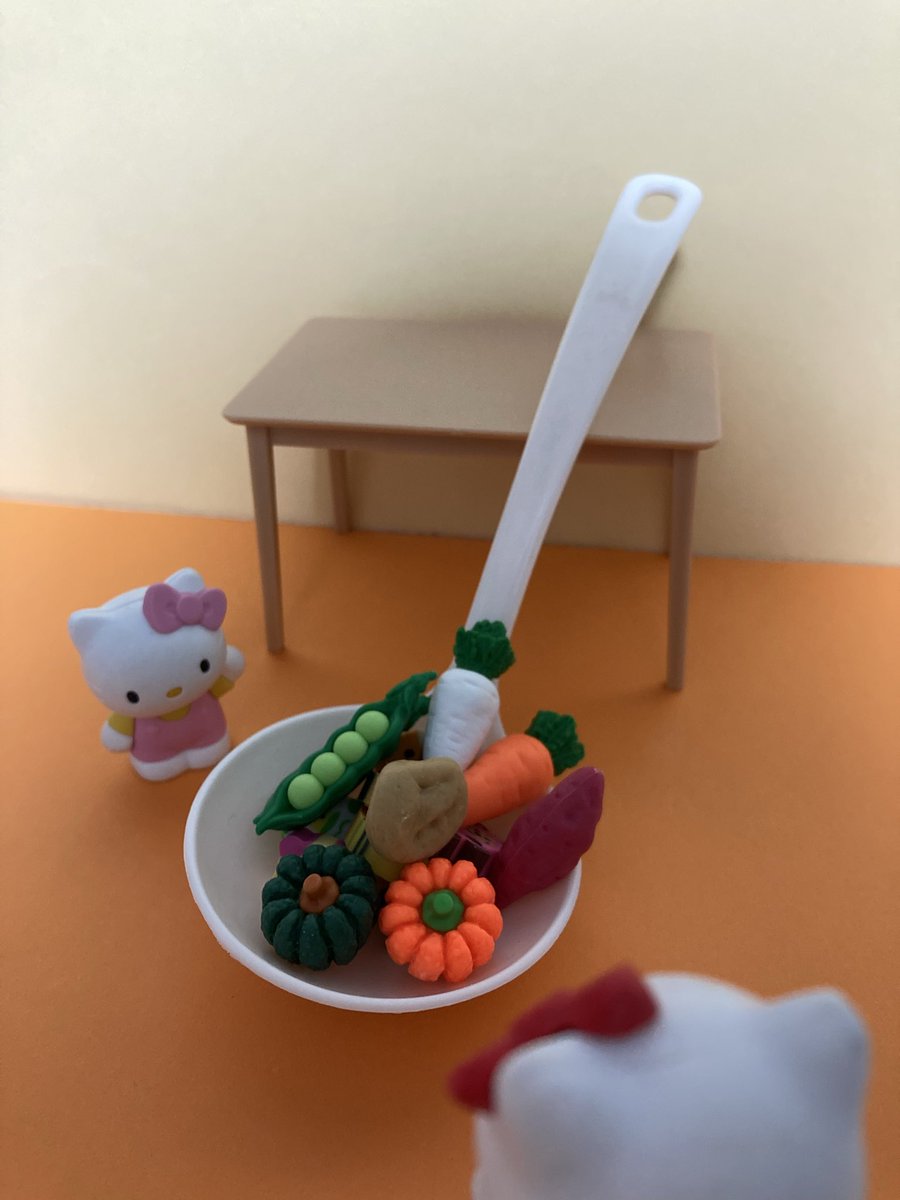 BunguHs's tweet photo. 今日はホクホクかぼちゃのカレーだよ🎃🎃

#今日の文具日記 #文具de日記 
#かぼちゃのカレー https://t.co/ApBGG7SNrF
