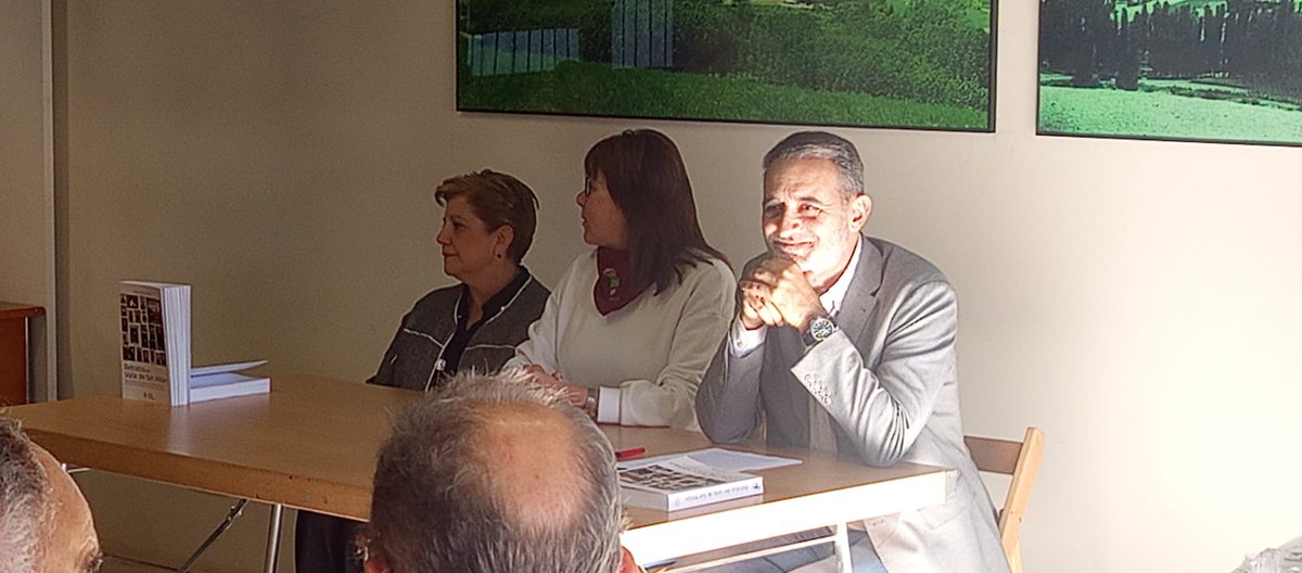 📙Hoy hemos presentado el libro "Retratos del Valle de San Millán", una obra de Roberto Rodríguez que incluye las biografías de 174 personajes ilustres y memorables nacidos en los pueblos de Berceo, San Millán de la Cogolla y Estollo.

fsanmillan.es/noticias/la-fu…