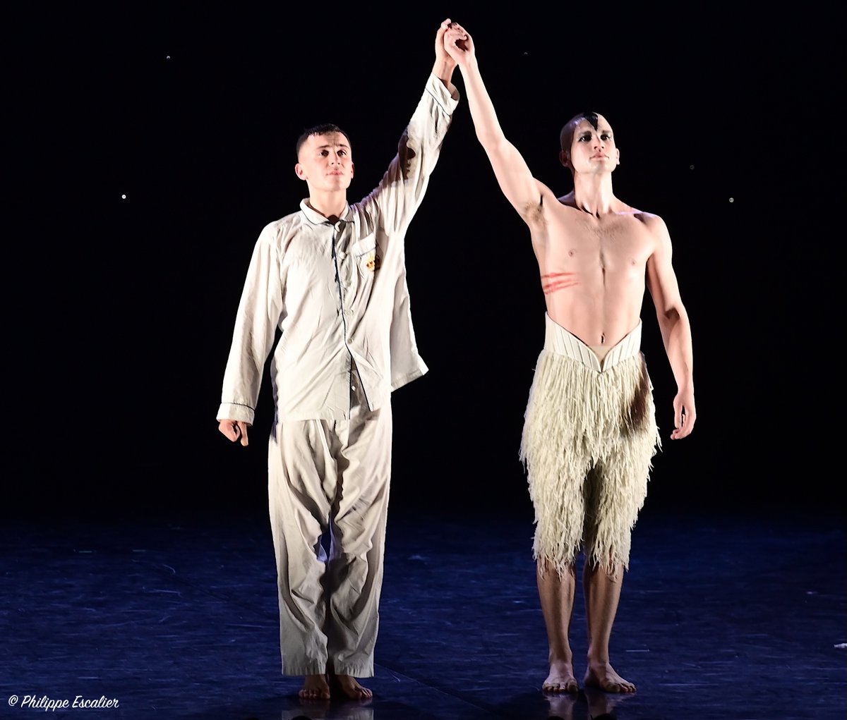 Superbe et magnifique Lac des Cygnes de <a href="/SirMattBourne/">Matthew Bourne 💙</a> à <a href="/LaSeineMusicale/">La Seine Musicale</a> 
Wonderful and amazing "Swan Lake" in Paris 👏😍👏😍
Until the 26 of October 2025