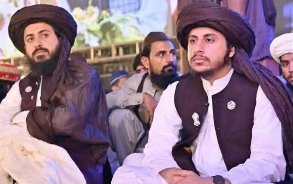 یہ سی سی ڈی کا کیس ہے ، جتنی ڈھیل دیں گے اُتنی ہی انت مچائیں گے ان کو دودھ پلانے والے اسوقت خود عبرت بن چکے ہیں اور اس دھرتی کو اس فتنہ سے پاک کرنے کا اتنا اچھا موقع شاید دوبارہ نا ملے۔۔۔۔فیصلہ آپکا👎🖐️🤛