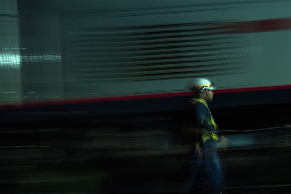 g0ter's tweet image. 深更300
半時間の短篇ながら無尽蔵に湧く影画に、カメラは火を噴き、疲弊し、Errorを吐いて許しを請うという…（民名書房より）