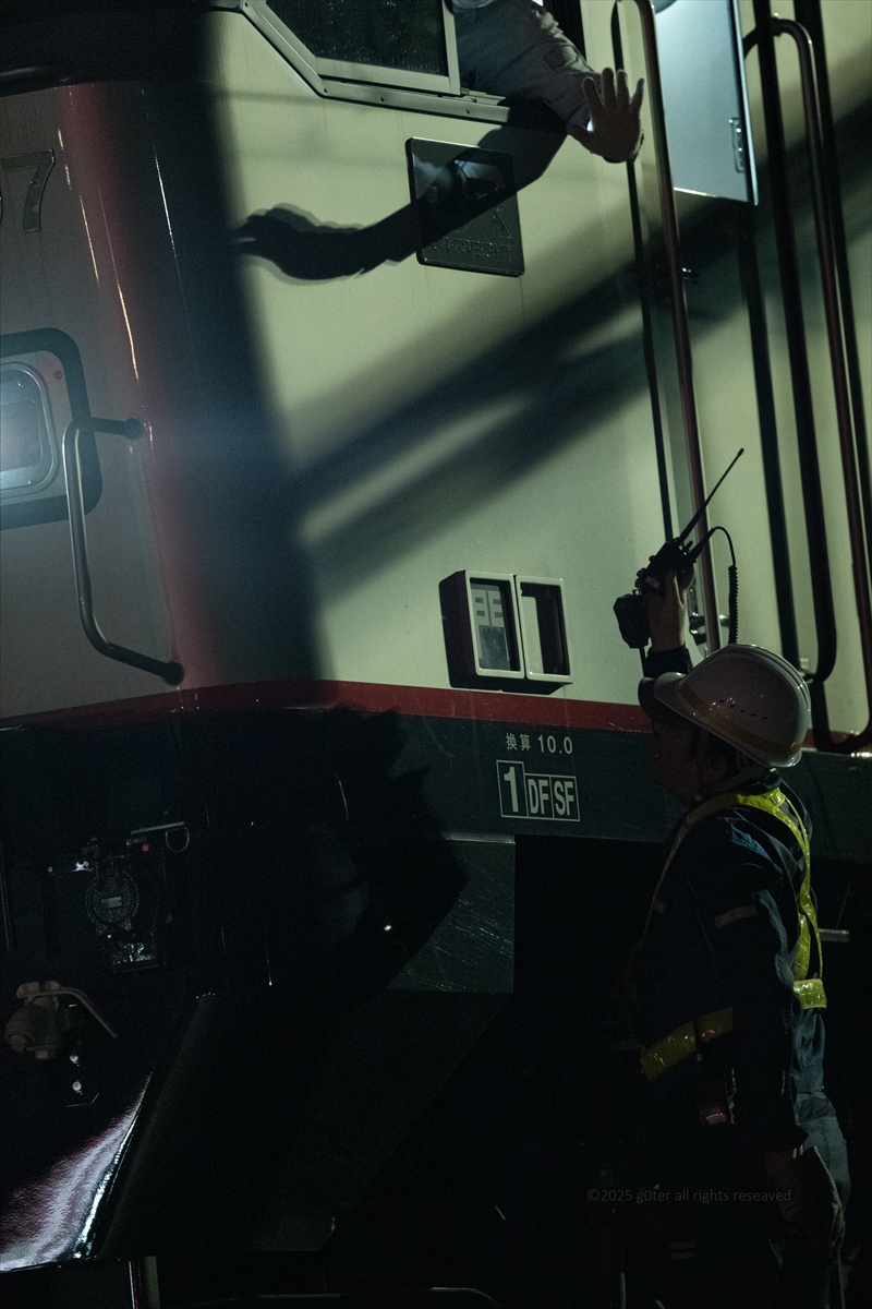 g0ter's tweet image. 深更300
半時間の短篇ながら無尽蔵に湧く影画に、カメラは火を噴き、疲弊し、Errorを吐いて許しを請うという…（民名書房より）