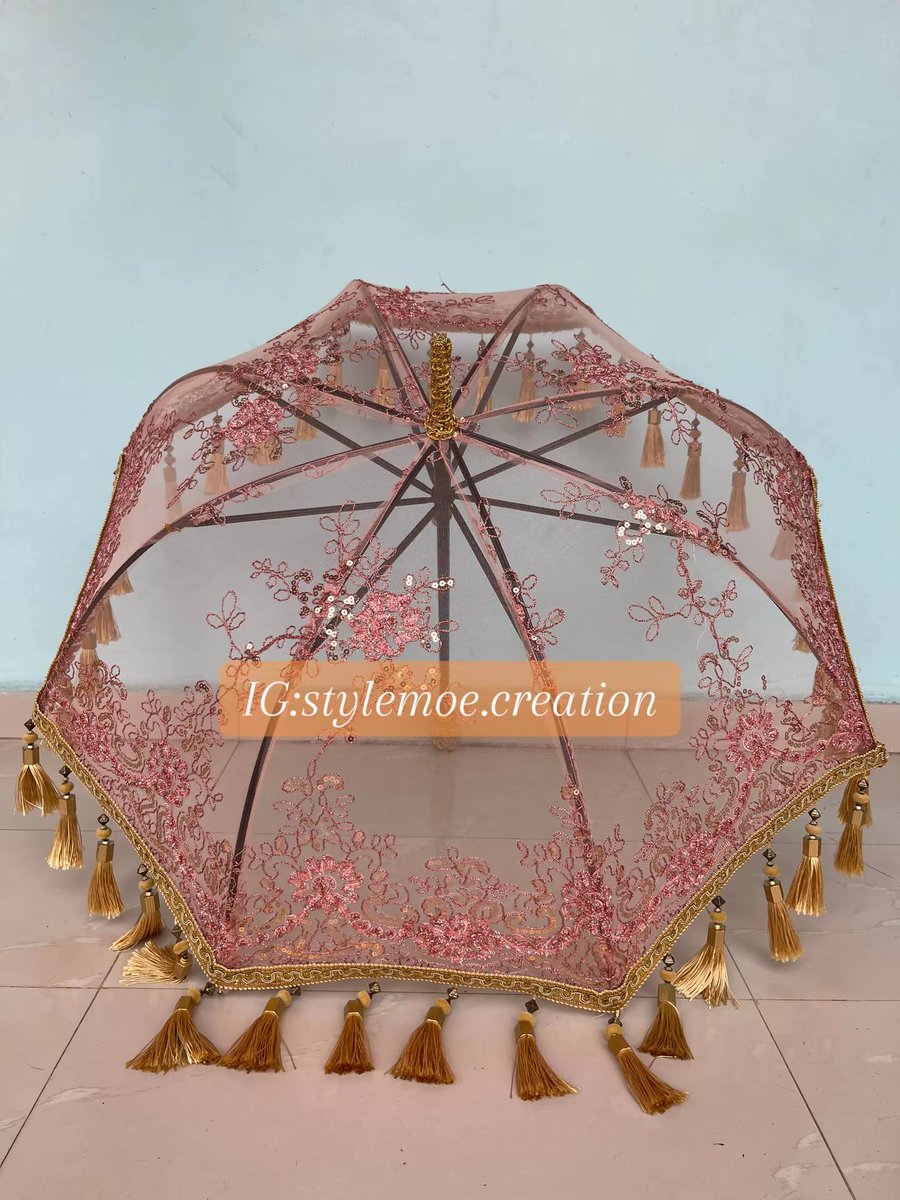 StylemoeC's tweet photo. Bridal umbrella https://t.co/daYhW1tZwX
