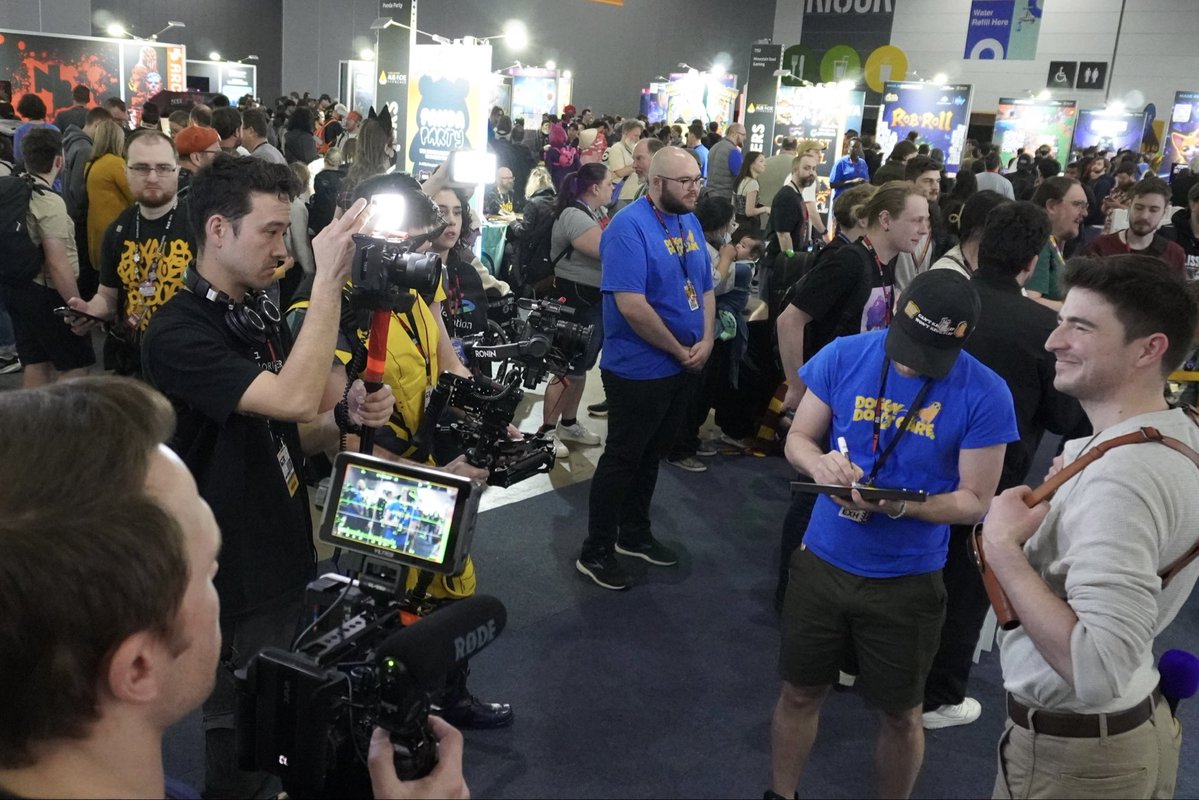 Levelhead91's tweet image. The Levelhead Gaming crew smashed it at #PAXAus 🎮
Cameras rolling, stories told, and Aussie gaming spirit everywhere.
Proud of this team 🥹 @PAXAus 

#pax #levelheadgaming #gamingcommunity #indiegames #aussiegaming #gamedev #gamingmedia