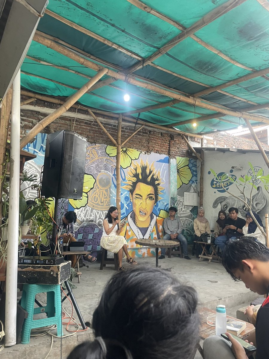vlarnaga's tweet image. semoga nafas kita masih panjang buat terus membaca dan berpikir
