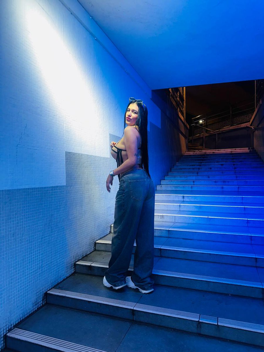 EfiRosee's tweet photo. De ayer noche 💙 https://t.co/lRPutXMnP5