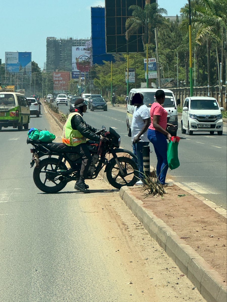 Alfayaz11's tweet image. Hi @ntsa_kenya are zebra crossings for Boda Bodas and pedestrian walkways as parking bays for Tuk Tuks ? Just asking, enjoy your weekend 🙏 tuko pamoja, we aren’t done yet.
#RoadSafety