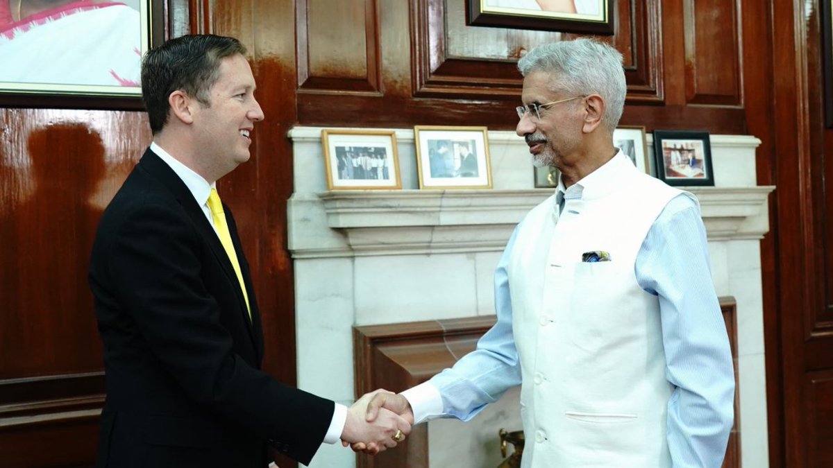 DhruvPOV's tweet image. 🆕JUST IN: EAM S Jaishankar met US Ambassador-designate Sergio Gor, discussing crucial India-US ties.
