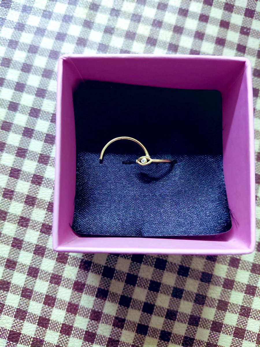 MusingGee's tweet image. So so disappointed with the quality of silver jewellery by #GIVA  .  The quality of products is deteriorating with time. This ring broke yesterday and so did the chain I bought only one week back!  Please refund my money and take back your faulty product. 

And put money in your…