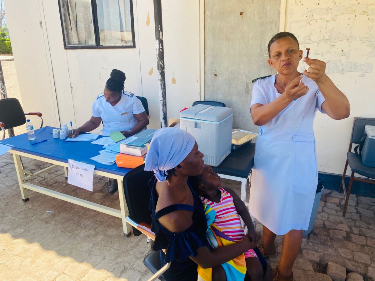 hwangetown's tweet image. Hwange Local Board’s Empumalanga Clinic successfully concluded its week-long Measles-Rubella vaccination and Vitamin A supplementation campaign yesterday, achieving an impressive turnout with 1,025 children vaccinated out of a target of 1,048 @MoHCCZim @HwangeResidents @Vostile1