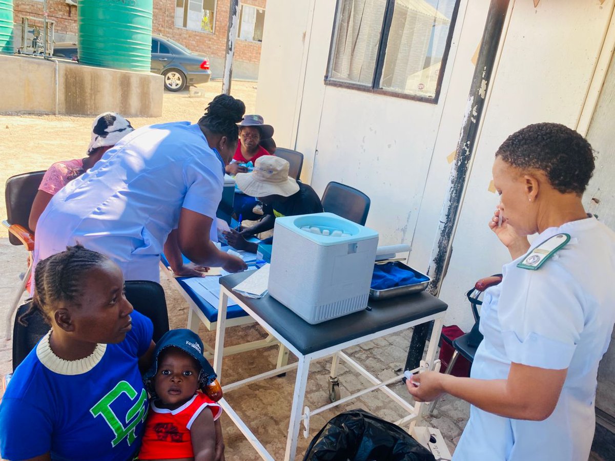 hwangetown's tweet image. Hwange Local Board’s Empumalanga Clinic successfully concluded its week-long Measles-Rubella vaccination and Vitamin A supplementation campaign yesterday, achieving an impressive turnout with 1,025 children vaccinated out of a target of 1,048 @MoHCCZim @HwangeResidents @Vostile1